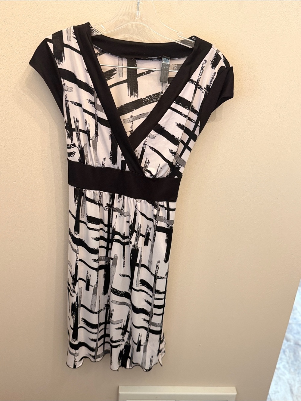 Essentials by Milano Black & White Abstract V-Neck Dress